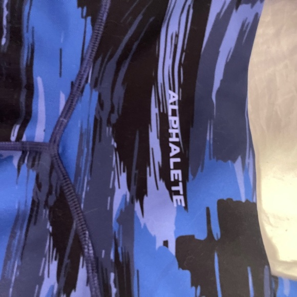 Alphalete Power Surface Leggings Size:Medium - Picture 2 of 3